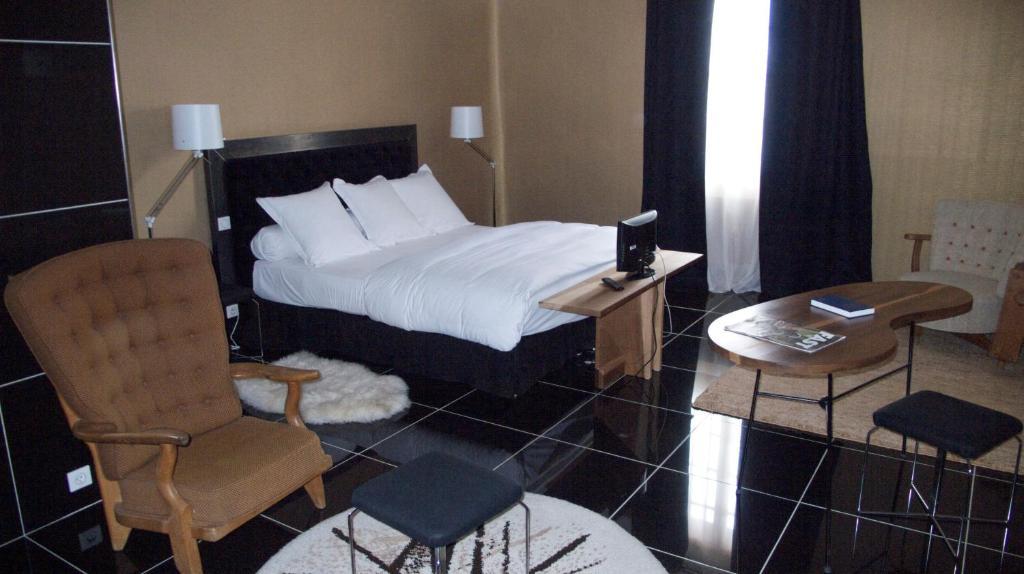 Hotel Saint Trophime Arles Quarto foto